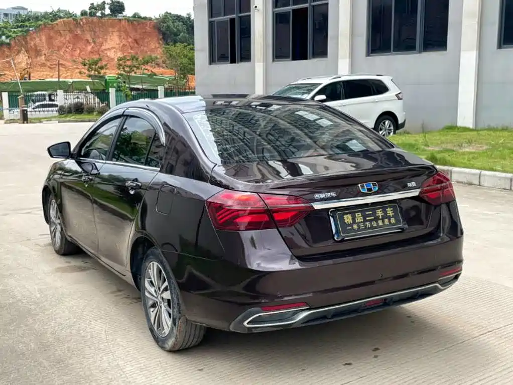 Geely Emgrand — миниатюра 9