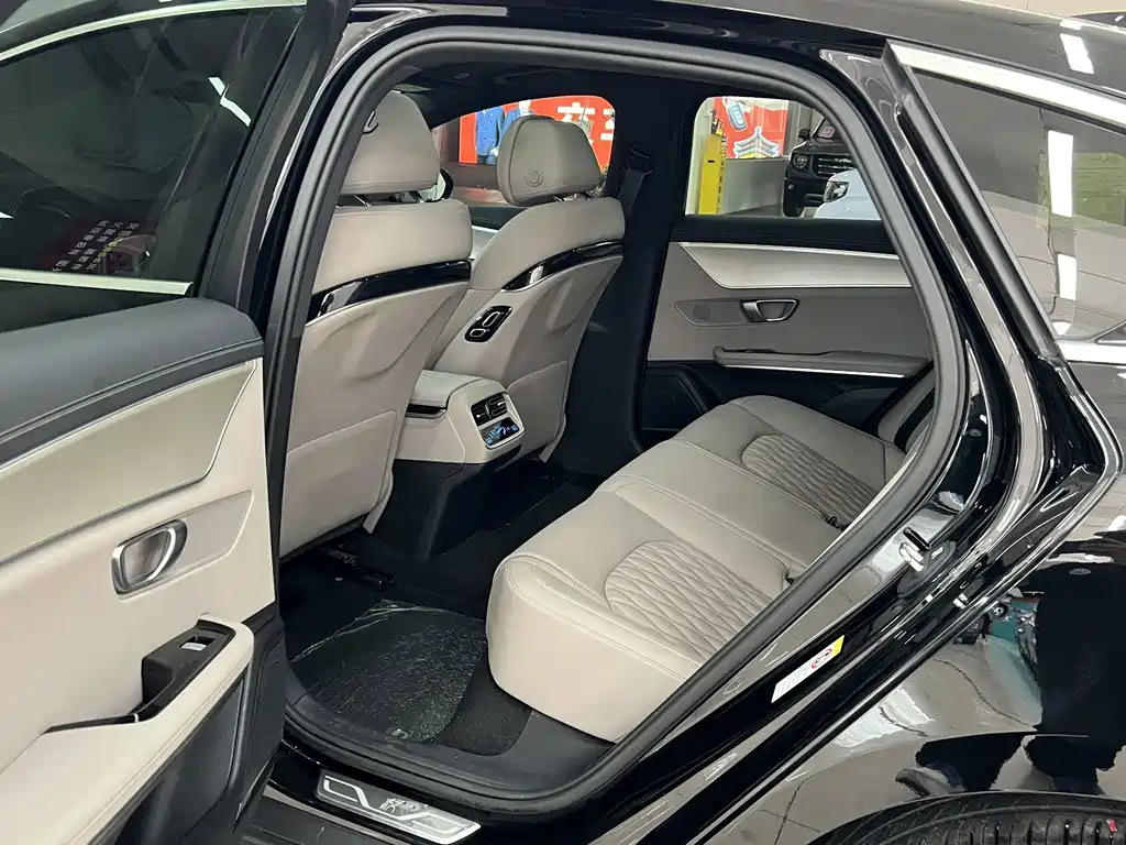 BYD Han — миниатюра 8