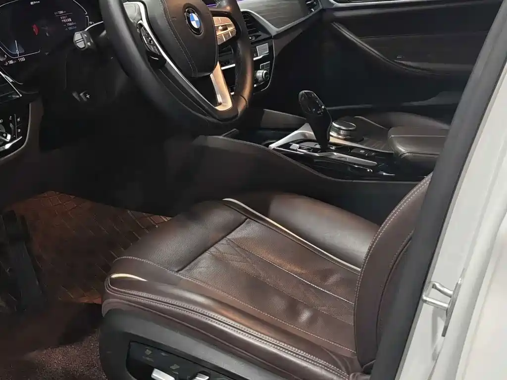 BMW 5 Series New Energy — миниатюра 4