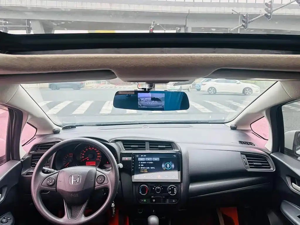 Honda Fit — миниатюра 8