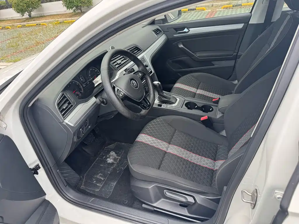 Volkswagen Lamando — миниатюра 6