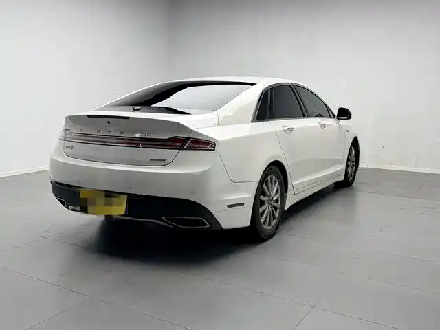 Lincoln MKZ — миниатюра 6