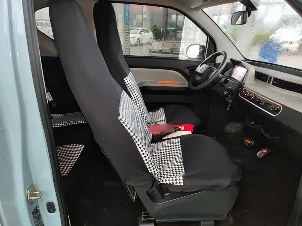 Wuling MINIEV — миниатюра 25