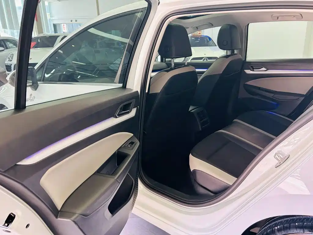 Volkswagen Golf — миниатюра 22