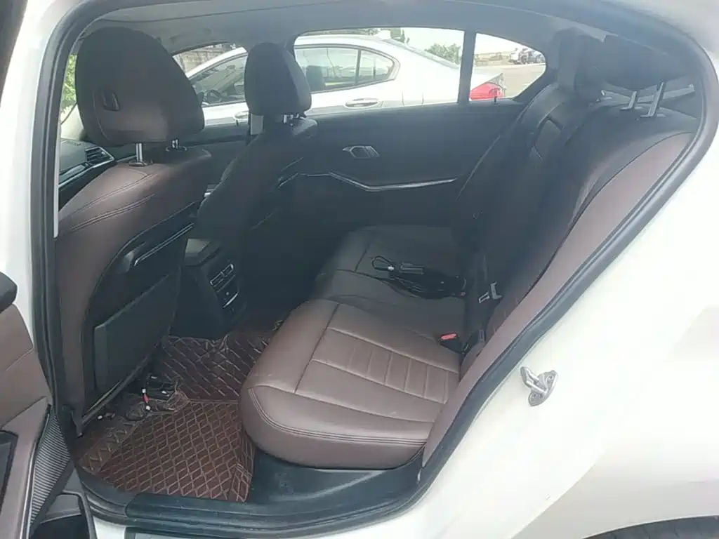 BMW 3 Series — миниатюра 17
