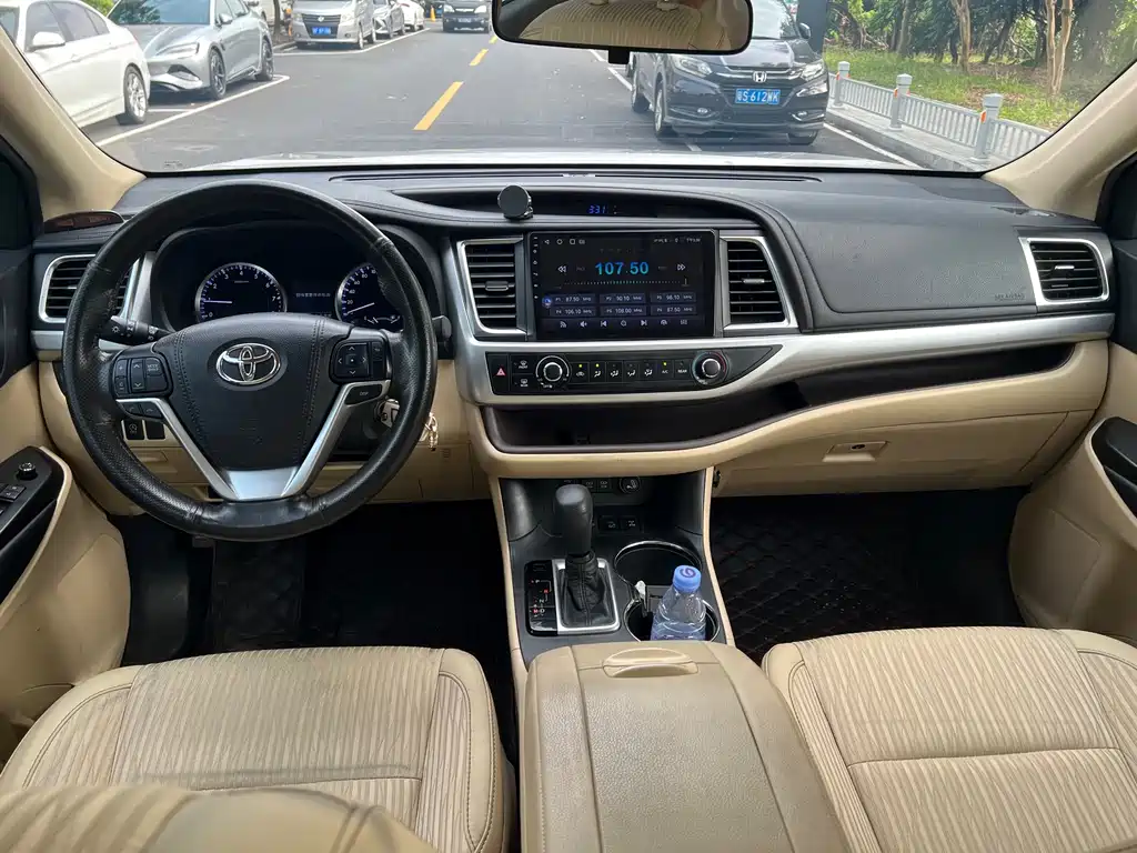 Toyota Highlander — миниатюра 10