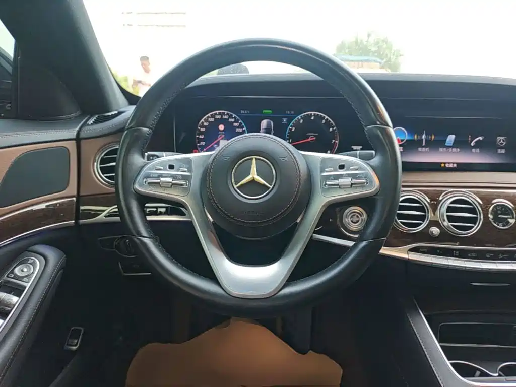 Mercedes-Benz S-Class — миниатюра 11