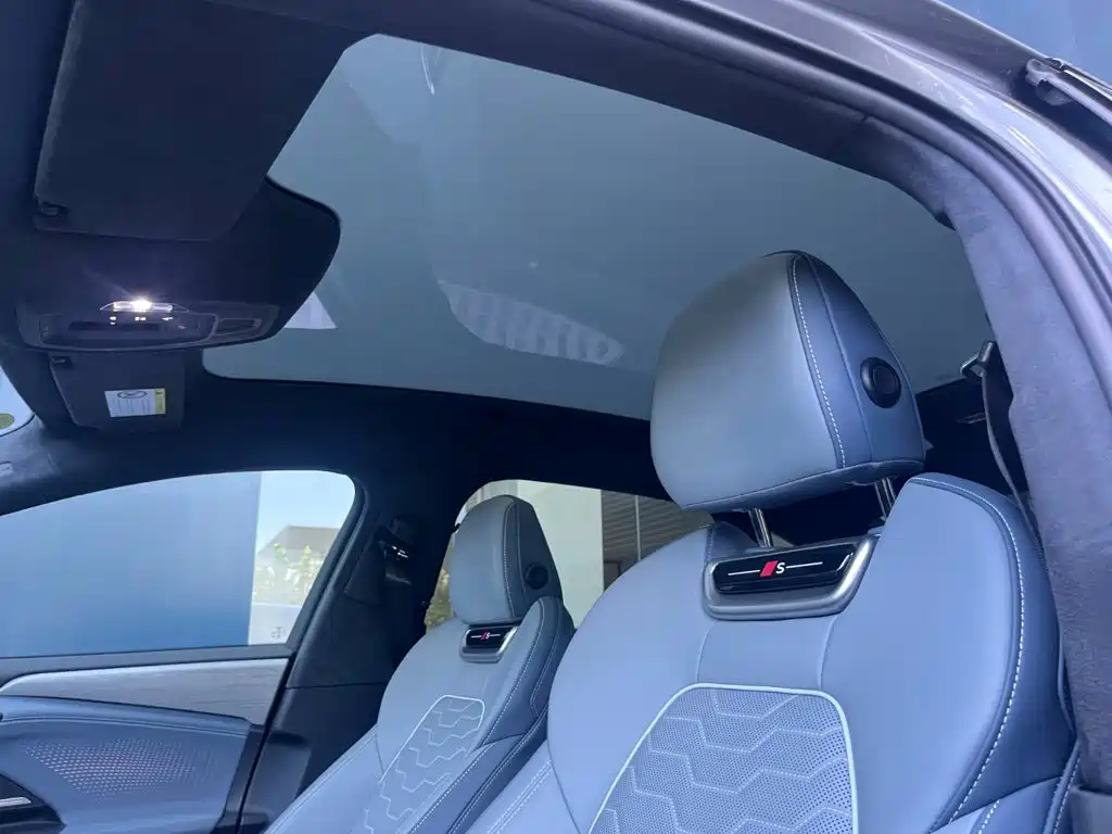 Audi A6L e-tron — миниатюра 13