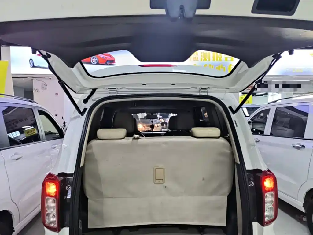 Wuling Hongguang — миниатюра 19
