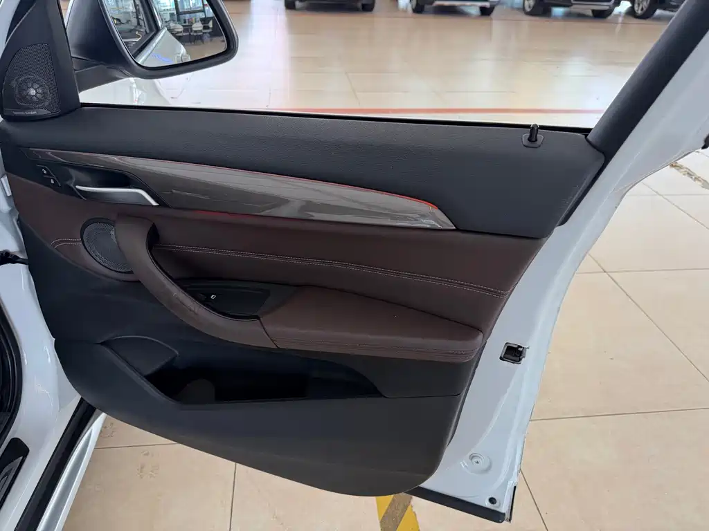 BMW X1 — миниатюра 27