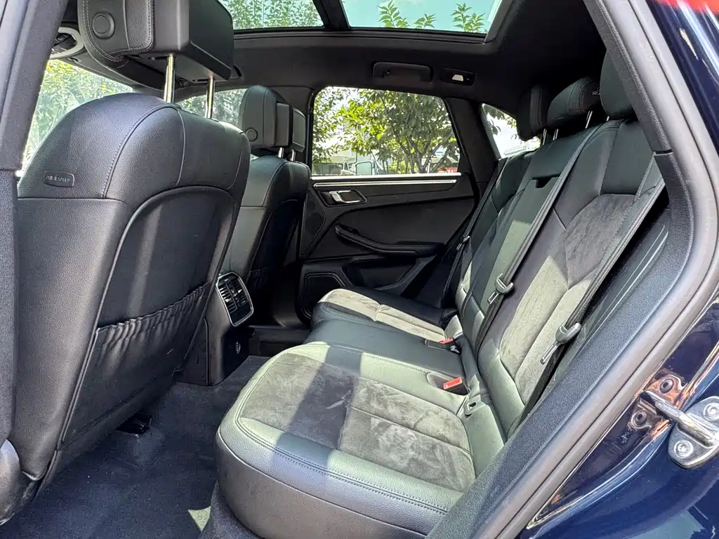 Porsche Macan — миниатюра 9