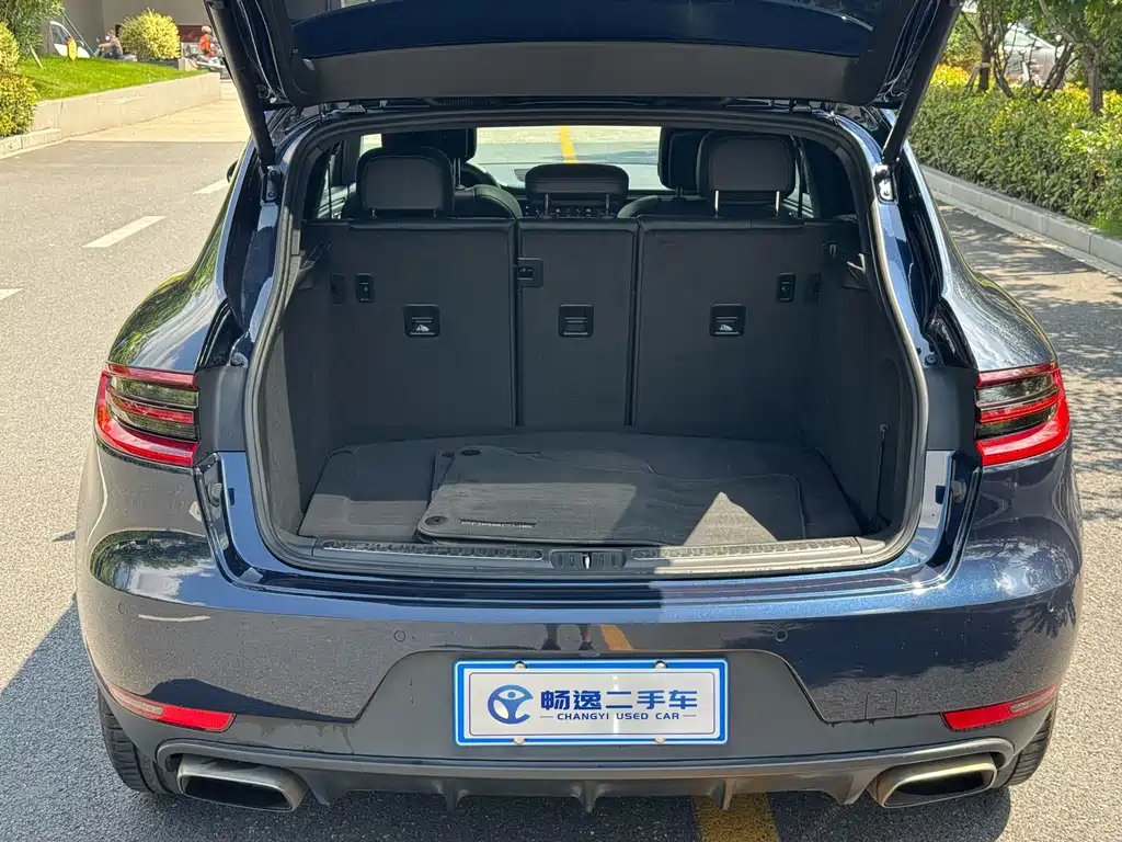 Porsche Macan — миниатюра 16