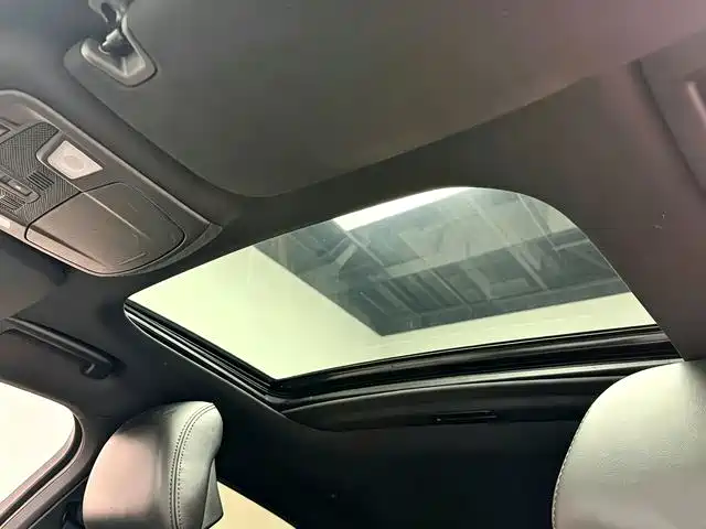 Lincoln MKZ — миниатюра 12