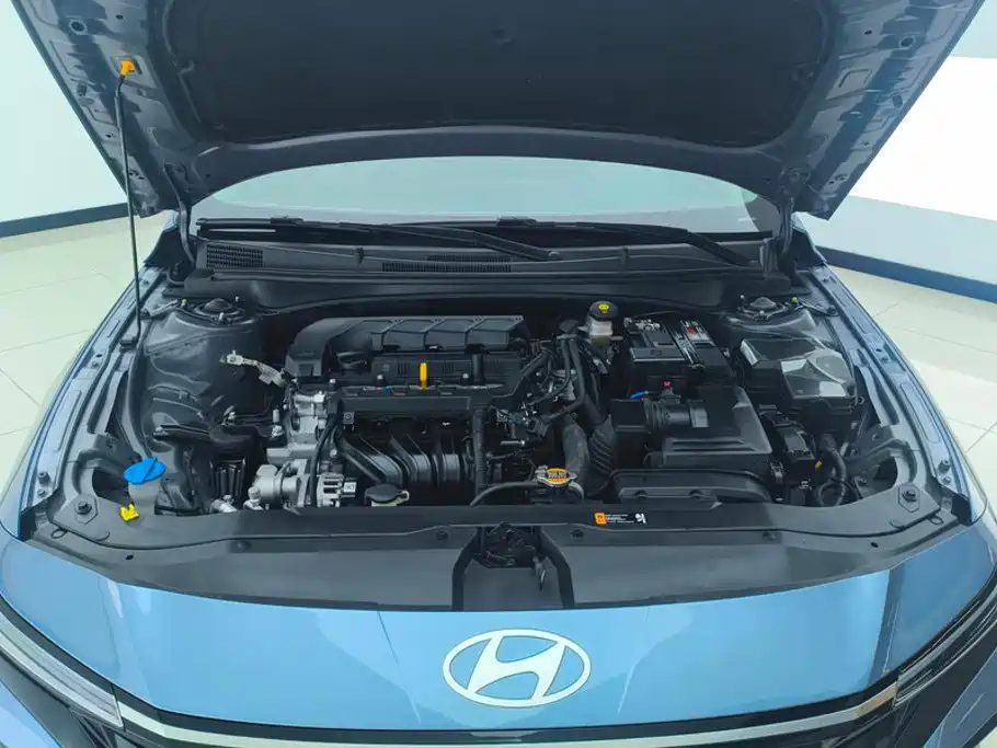 Hyundai Elantra — миниатюра 10