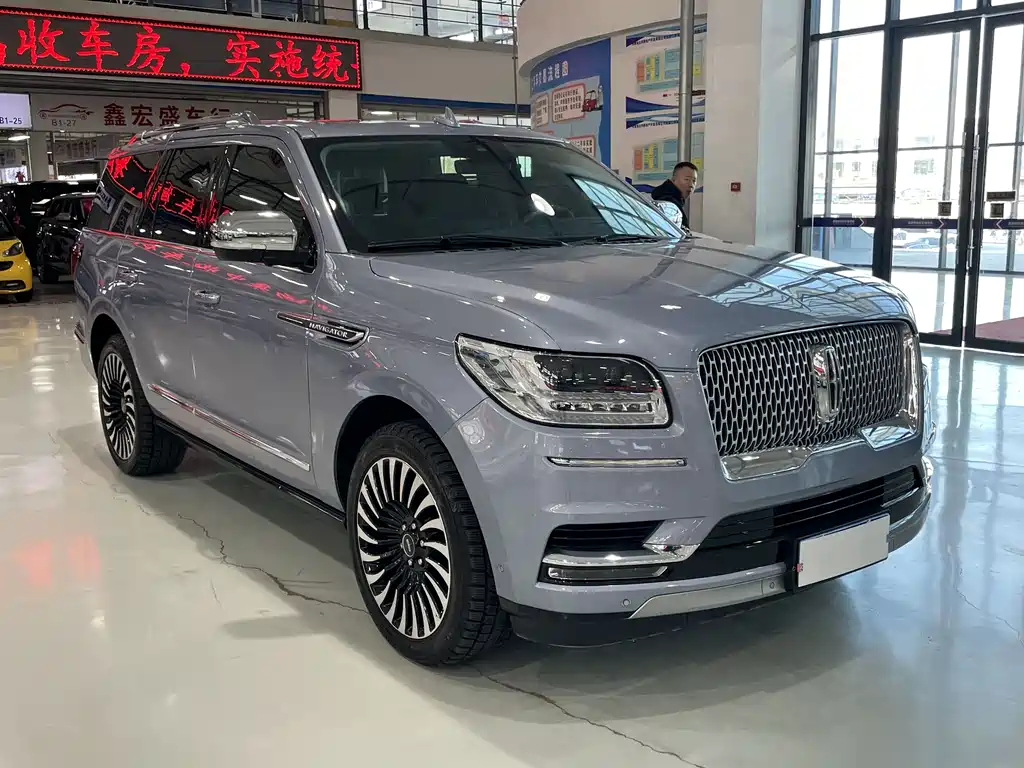 LINCOLN NAVIGATOR