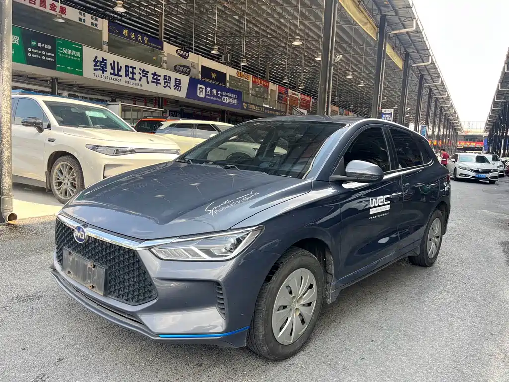 BYD e2