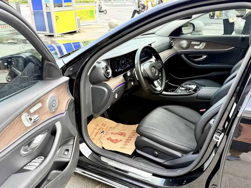 Mercedes-Benz E-Class — миниатюра 9