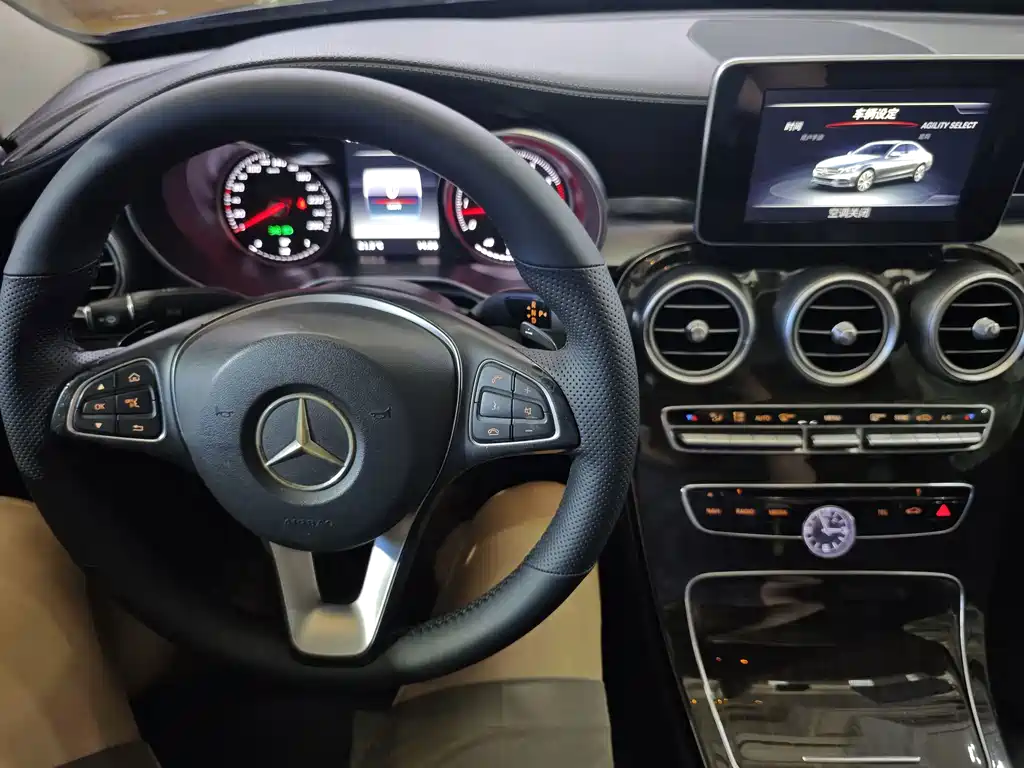 Mercedes-Benz C-Class — миниатюра 13