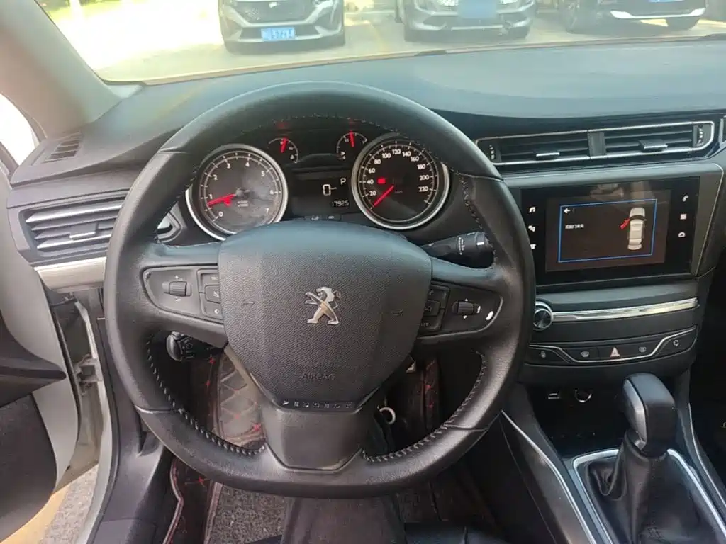 Peugeot 408 — миниатюра 11