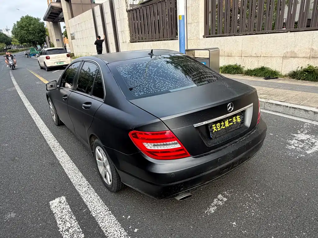Mercedes-Benz C-Class — миниатюра 16