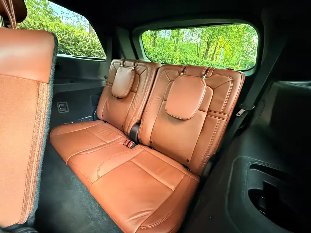 Lincoln Aviator — миниатюра 8