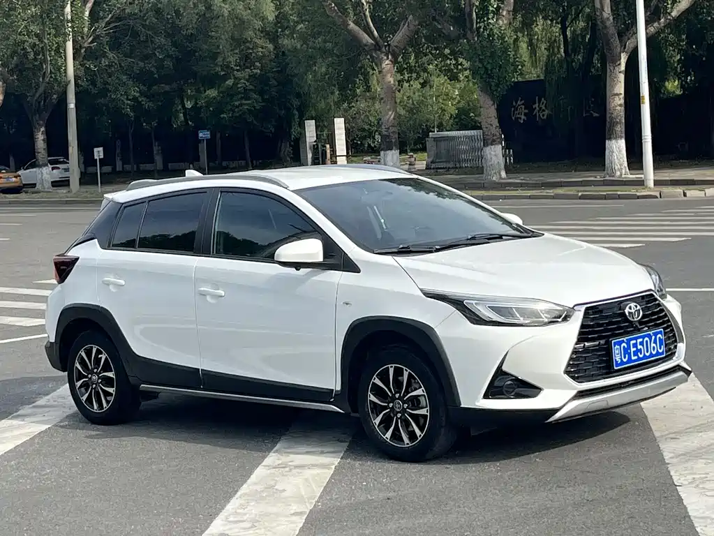 Toyota Yaris L — миниатюра 2