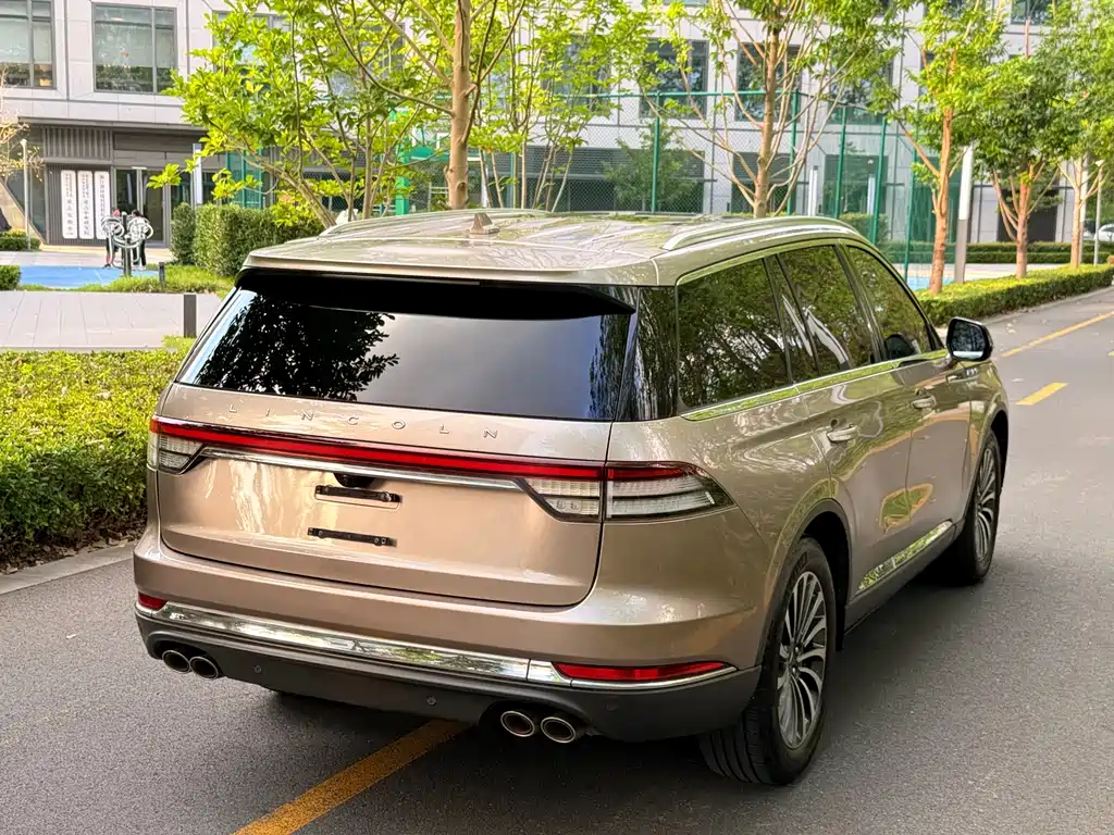 Lincoln Aviator — миниатюра 5