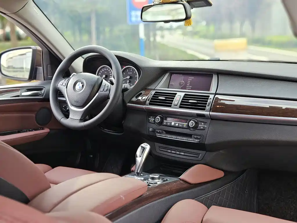 BMW X6 — миниатюра 13