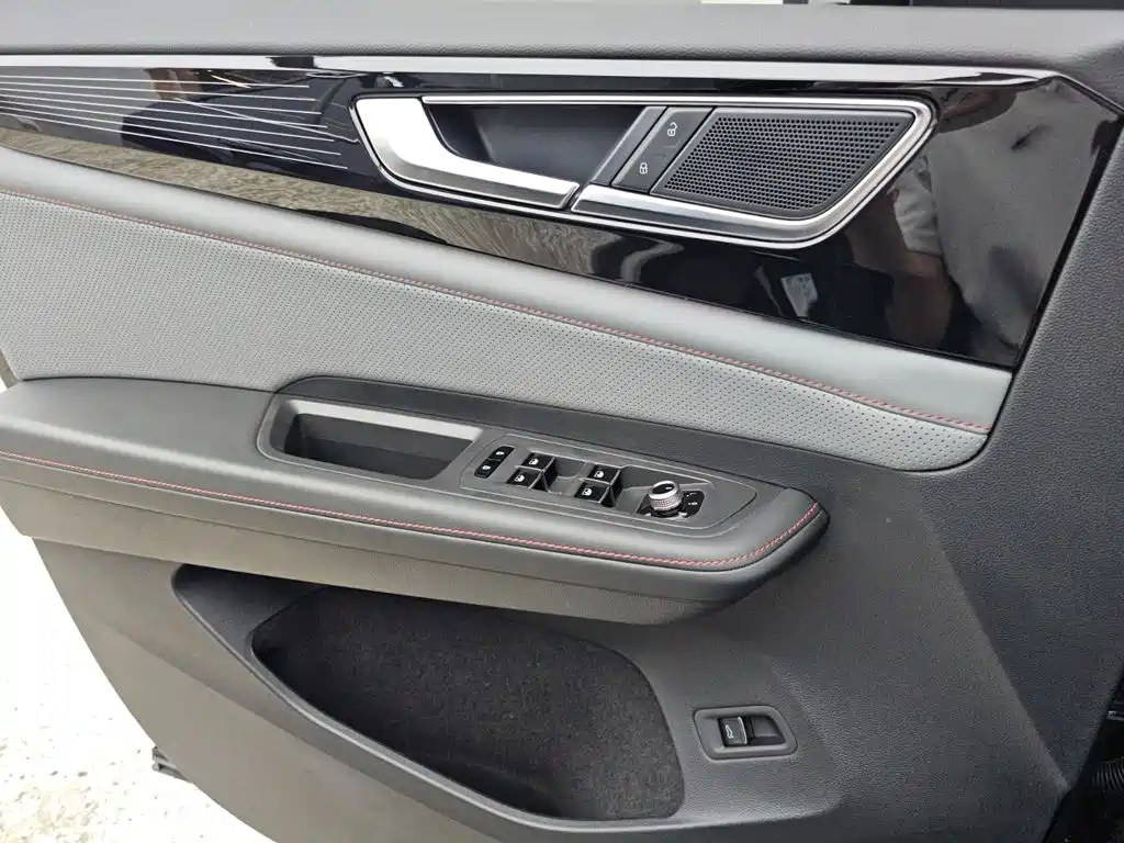 Volkswagen Teramont — миниатюра 8