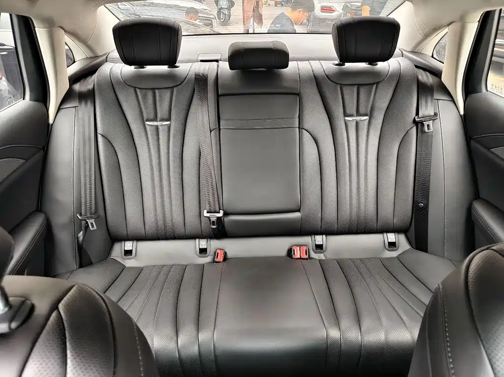 Hongqi Hongqi H5 — миниатюра 12