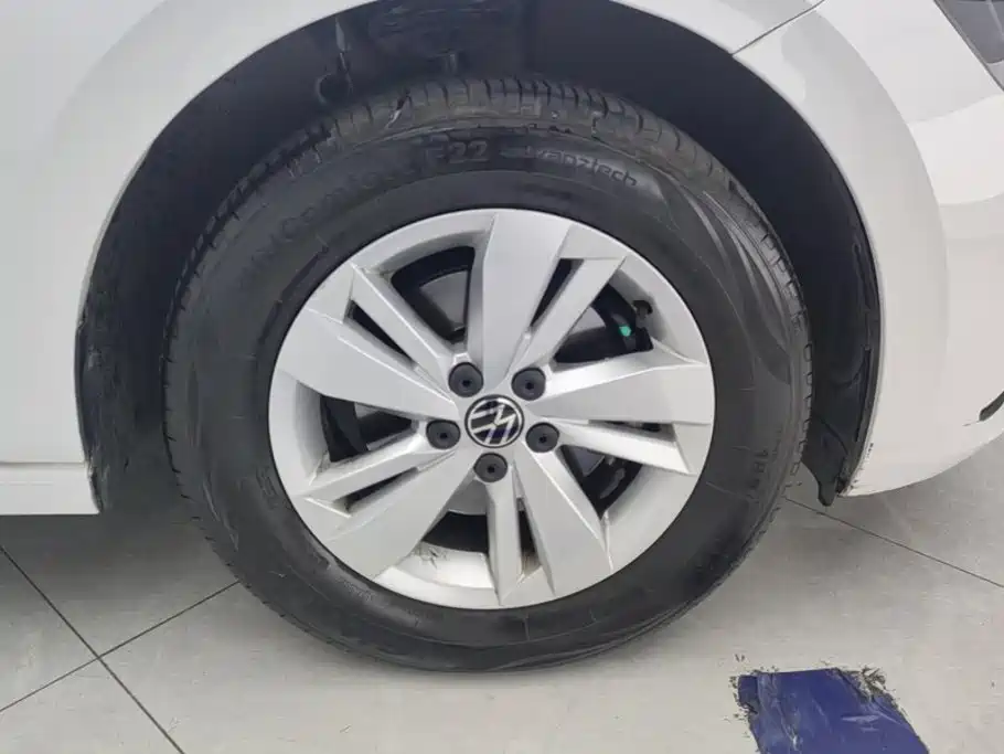 Volkswagen Polo — миниатюра 6