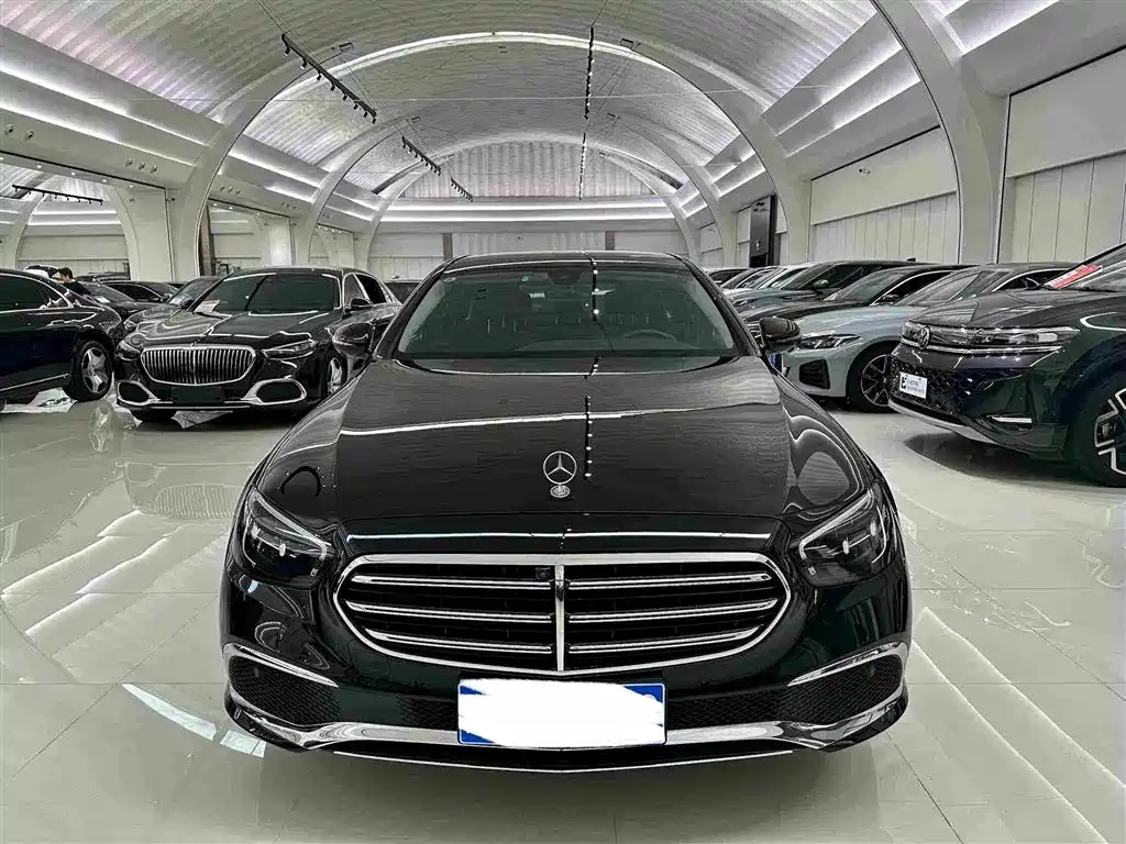 Mercedes-Benz E-Class — миниатюра 2