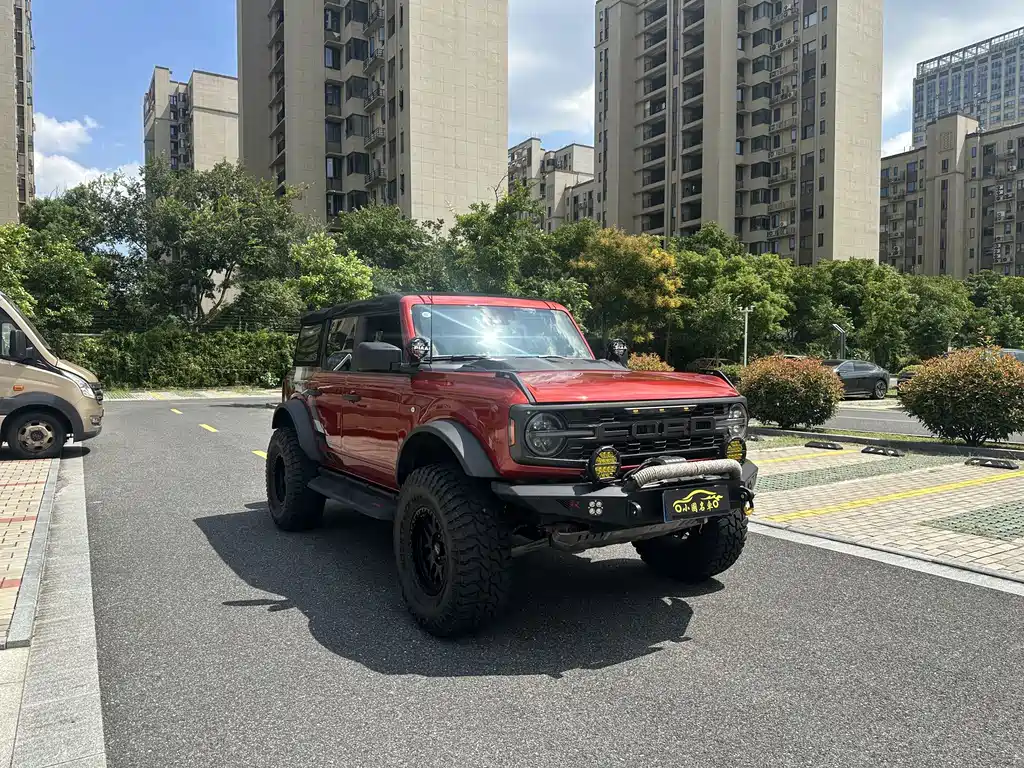 Ford Bronco — миниатюра 3