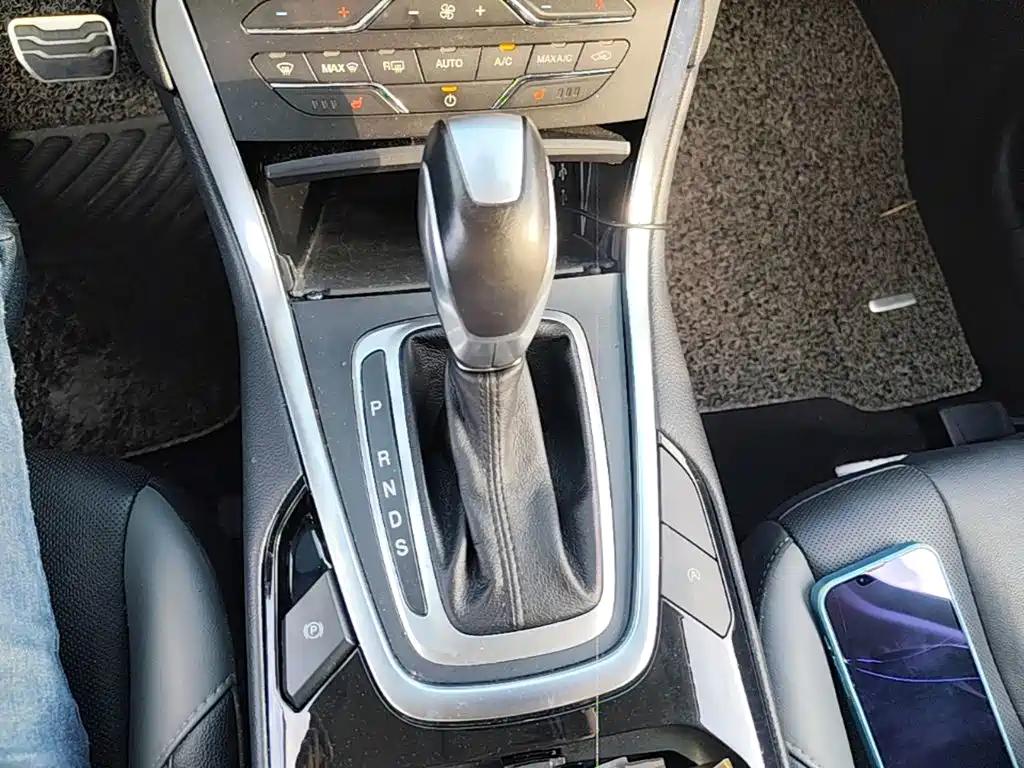 Ford Edge — миниатюра 14
