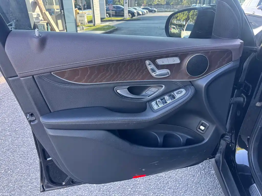 Mercedes-Benz GLC — миниатюра 13