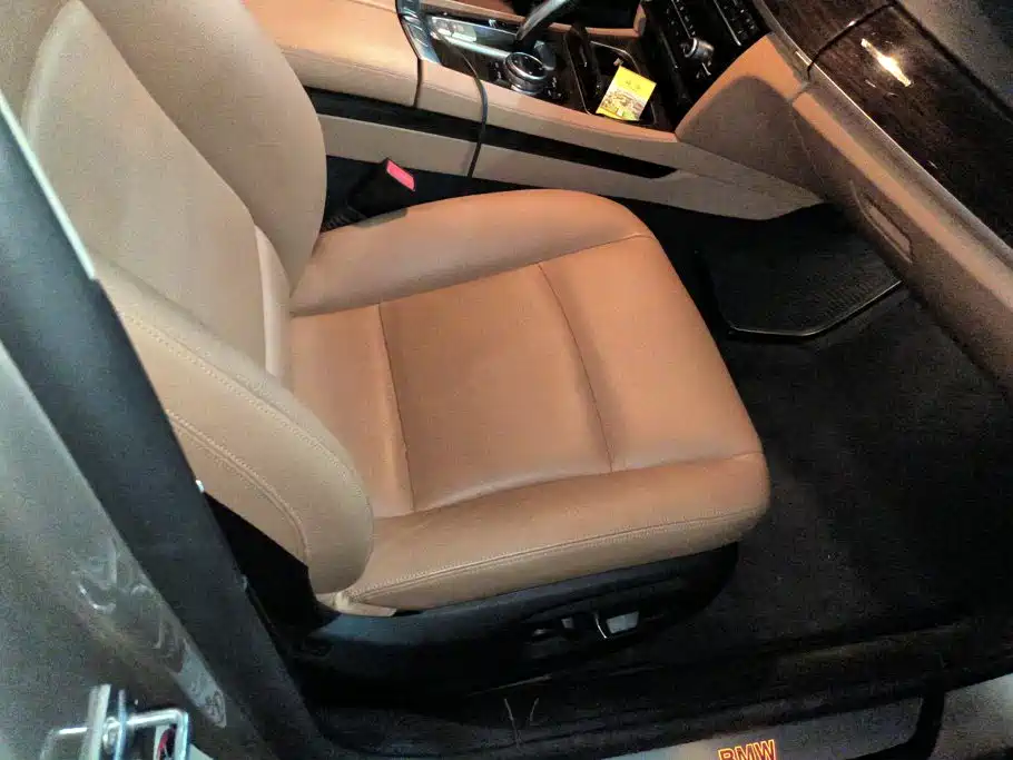 BMW 7 Series — миниатюра 8