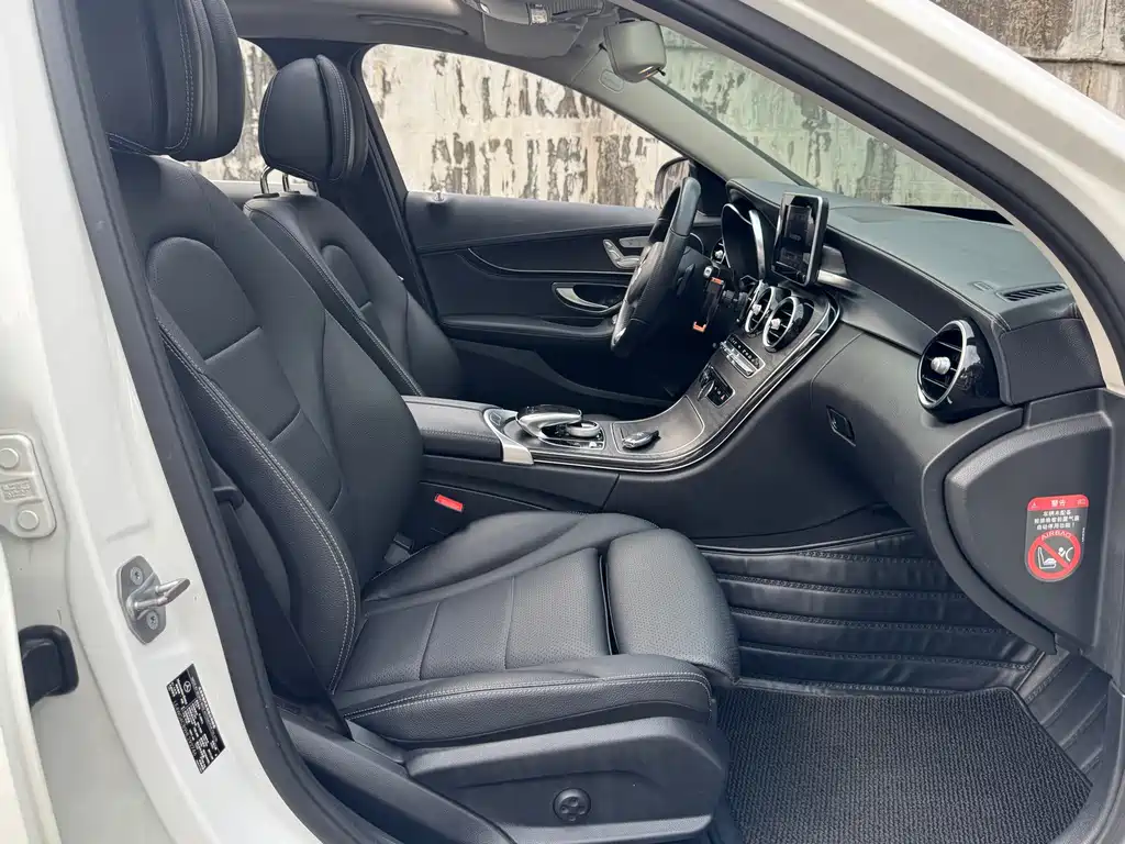 Mercedes-Benz C-Class — миниатюра 10