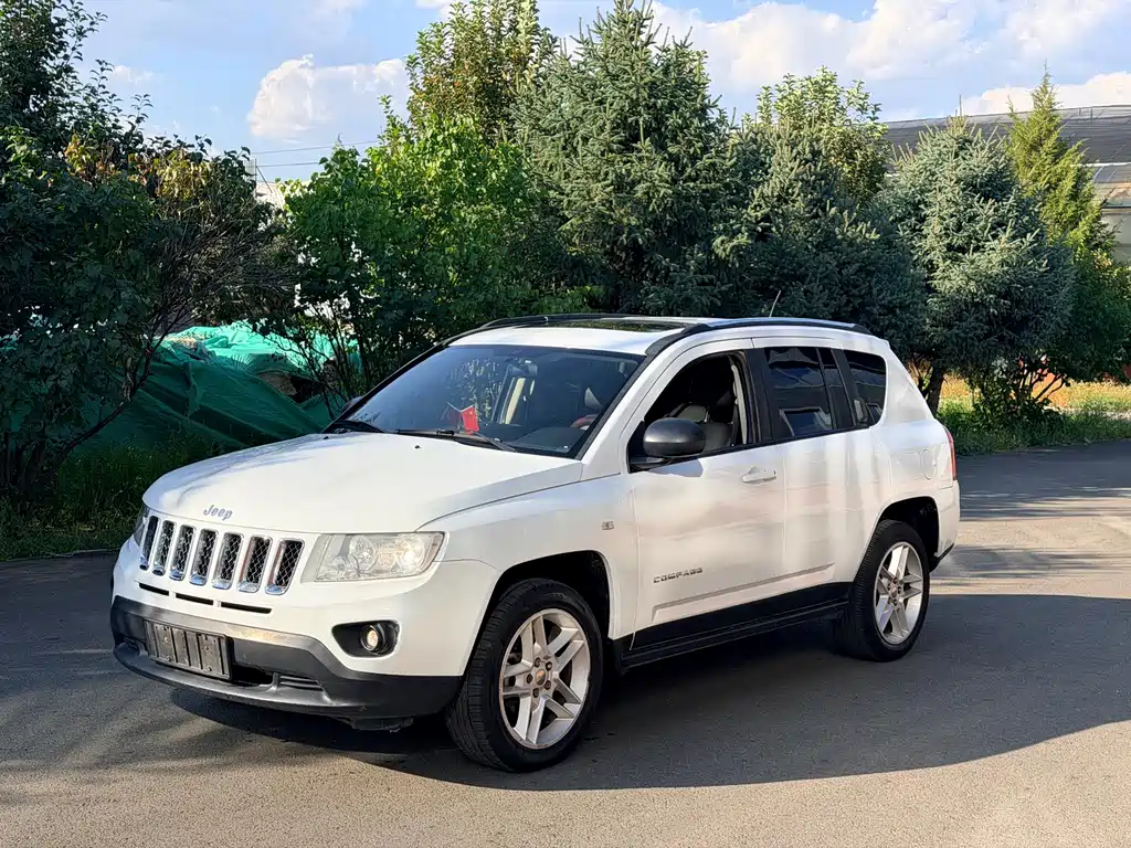 Jeep Compass (Import) — миниатюра 3