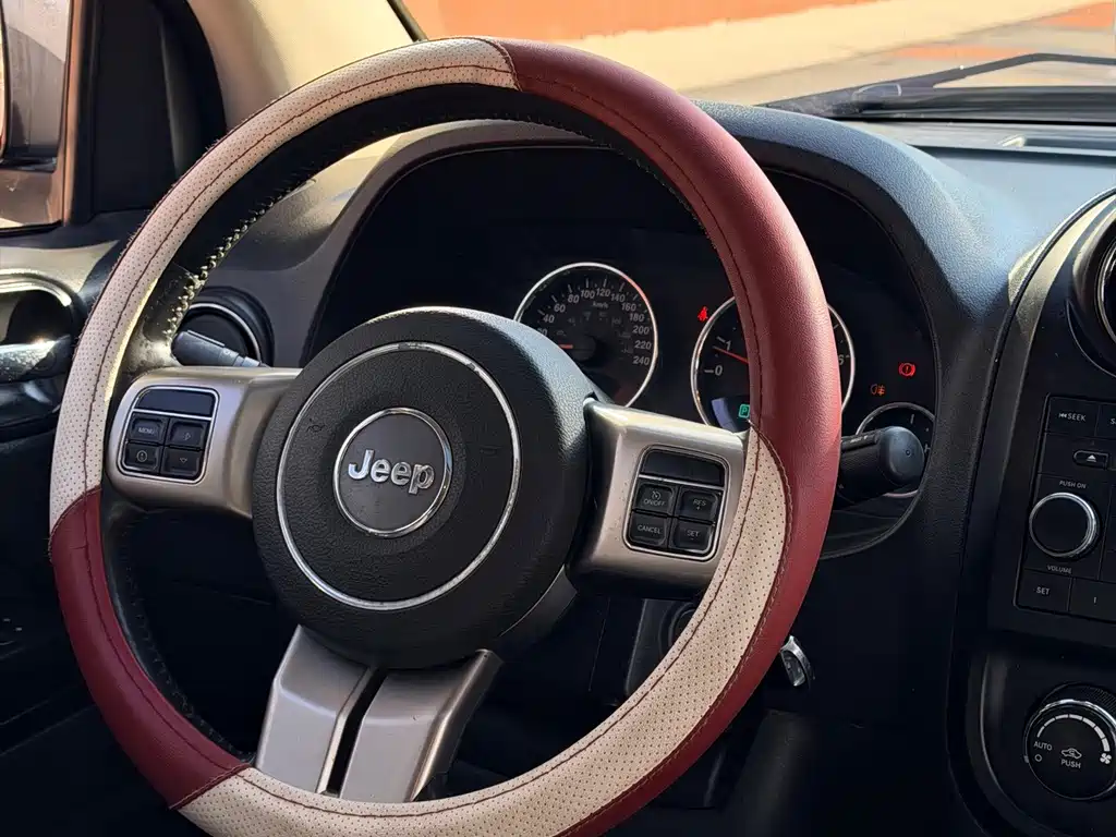 Jeep Compass (Import) — миниатюра 19