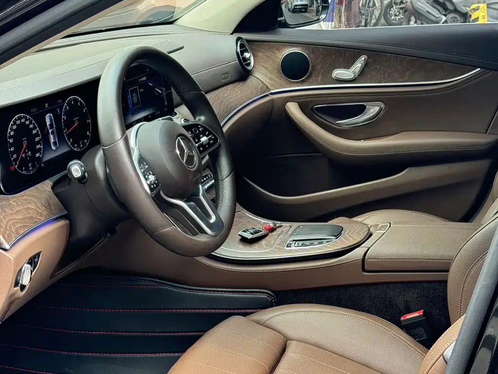 Mercedes-Benz E-Class — миниатюра 4