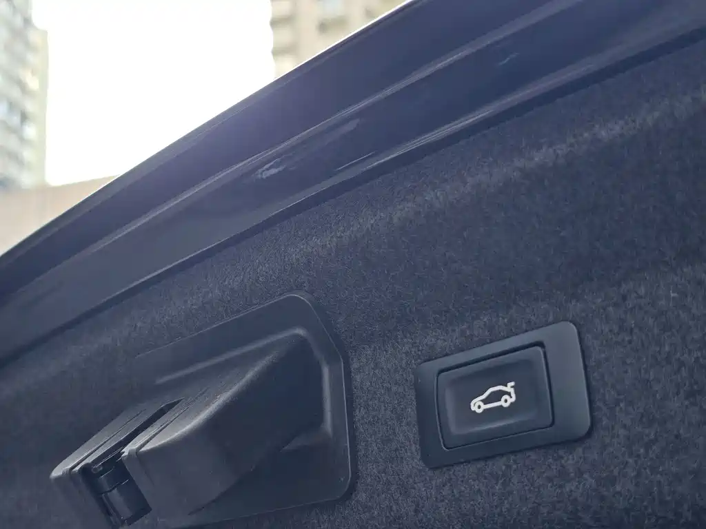 Audi A6L — миниатюра 10