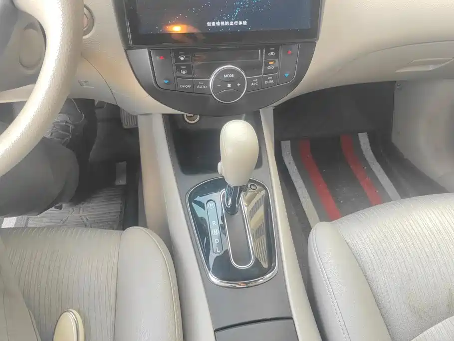 Nissan Tiida — миниатюра 16