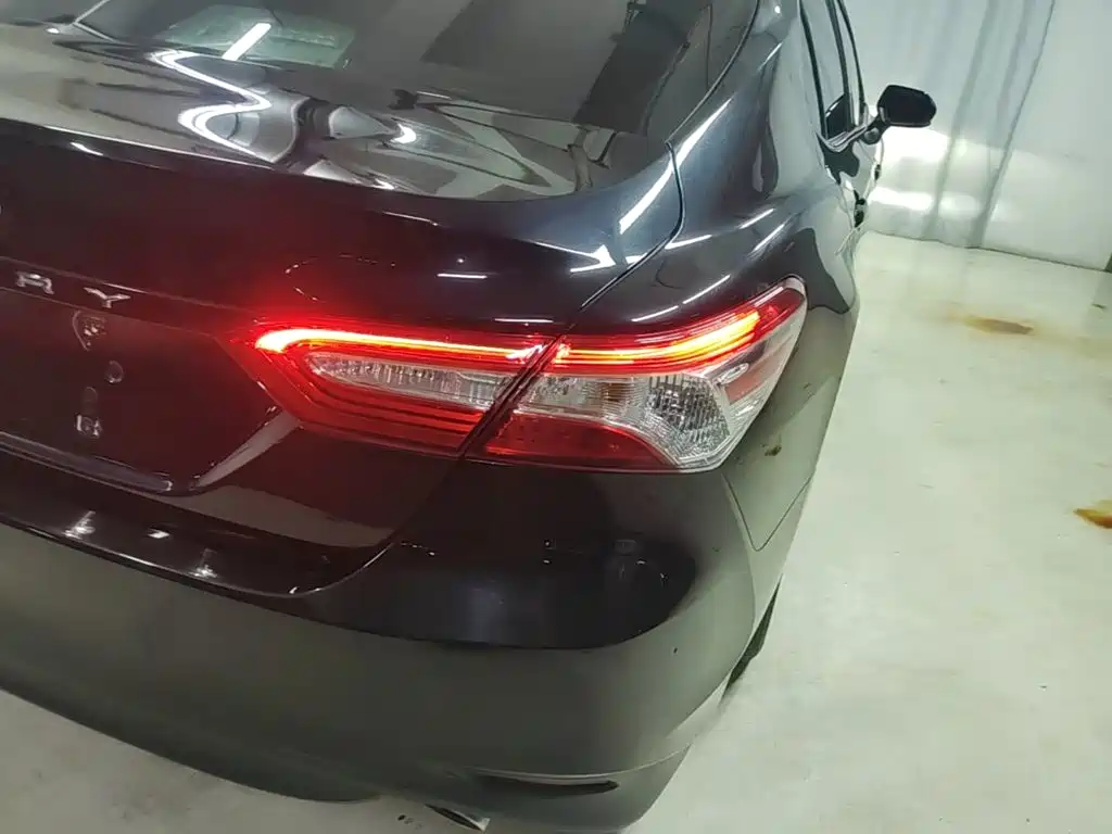 Toyota Camry — миниатюра 8