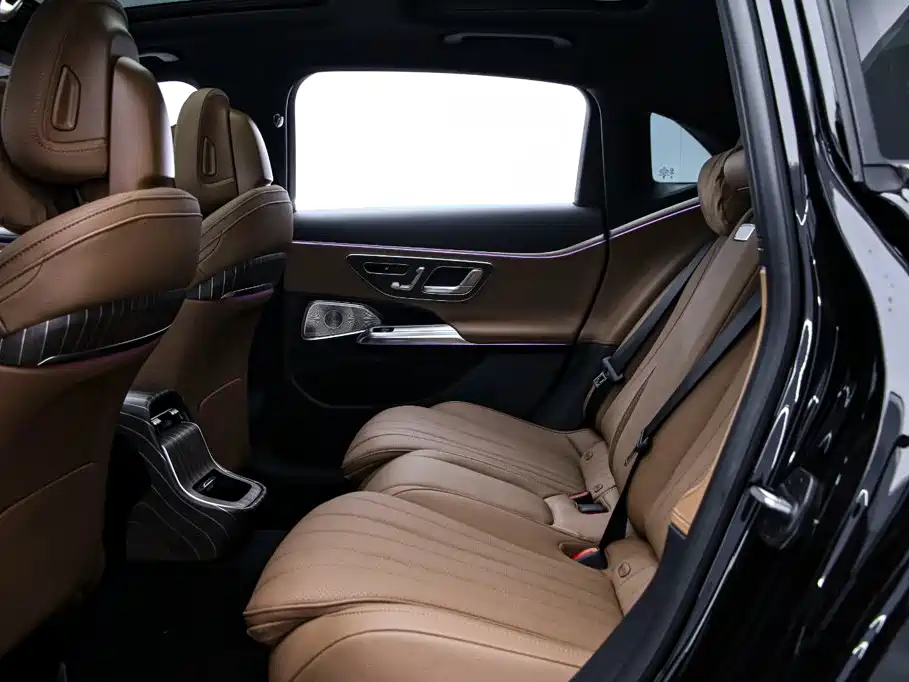 Mercedes-Benz E-Class — миниатюра 17