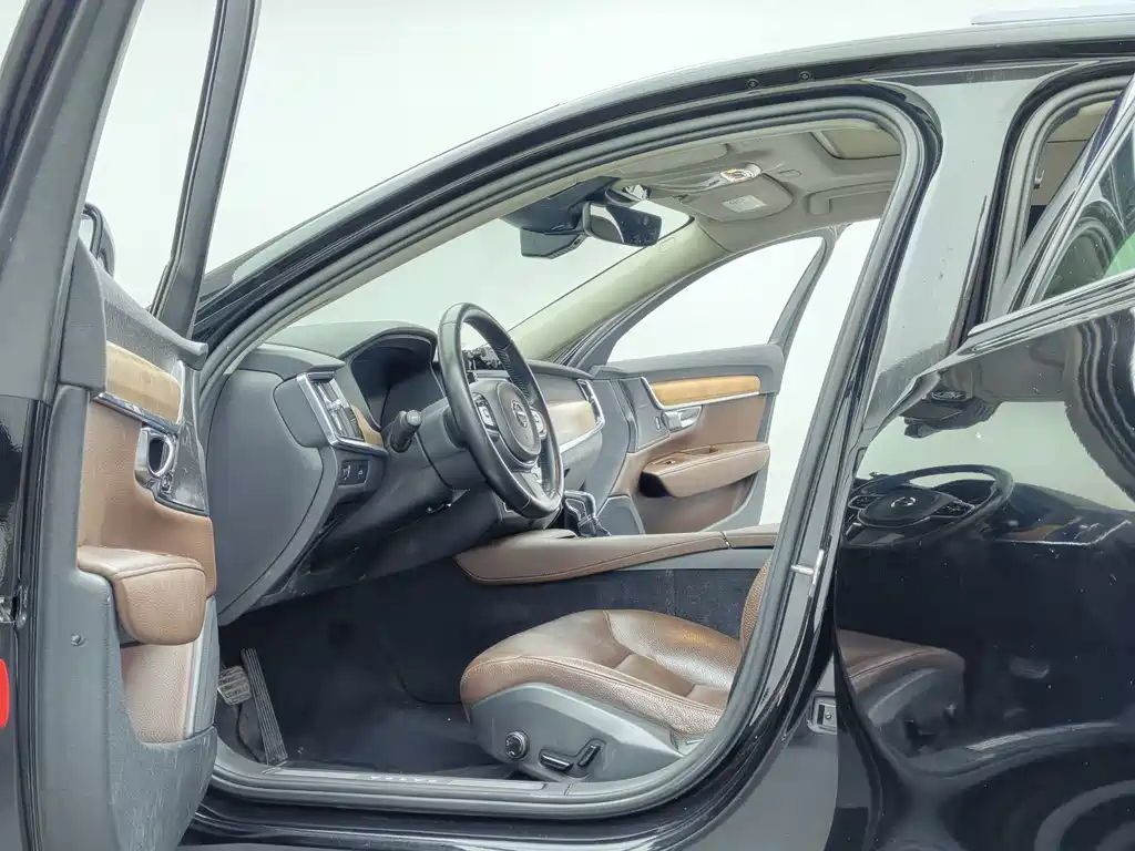 Volvo S90 — миниатюра 8