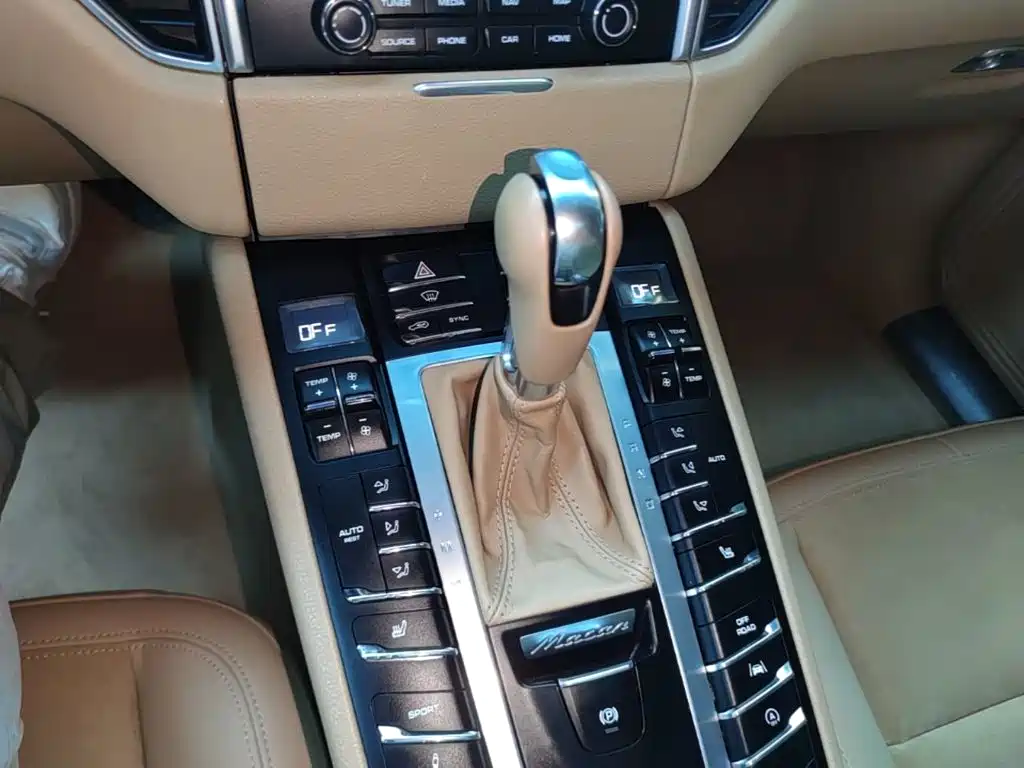 Porsche Macan — миниатюра 14