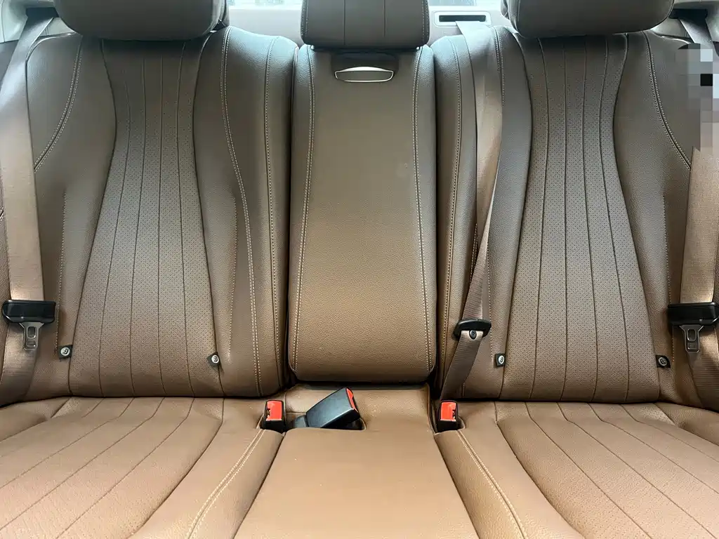 Mercedes-Benz E-Class — миниатюра 5