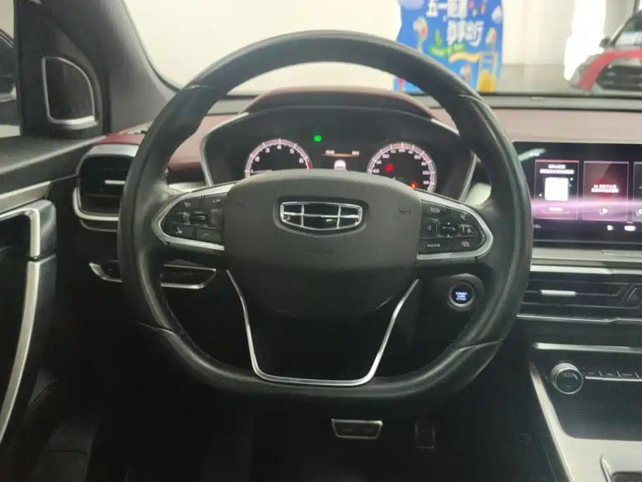 Geely Binyue — миниатюра 15