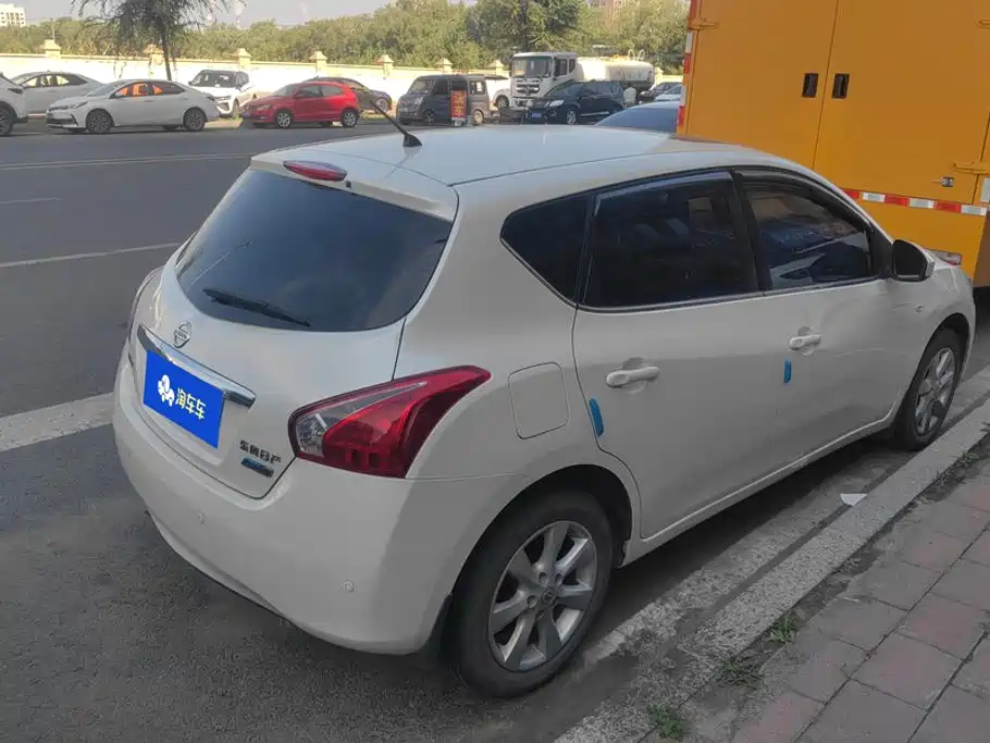 Nissan Tiida — миниатюра 3