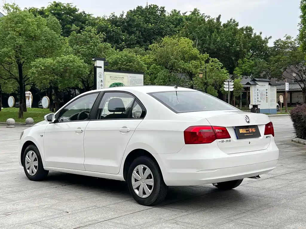 Volkswagen Jetta — миниатюра 7